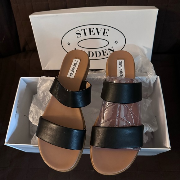 Steve Madden Shoes - Steve Madden dual black strap sandal